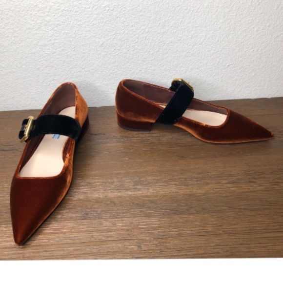 PRADA Two-Tone Velvet Point-Tie Flats NWT - Picture 2 of 12